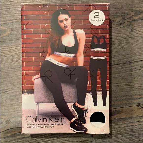 Calvin Klein Yoga Set - Picture 2 of 2